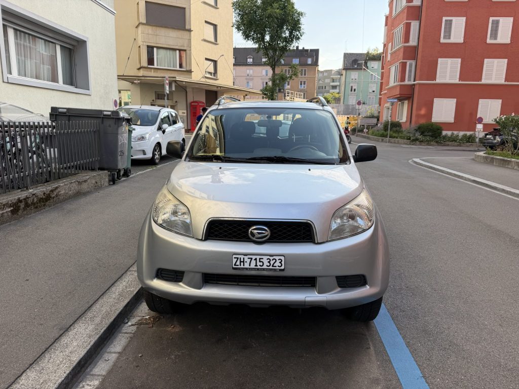 Daihatsu Terios 4×4, front three-quarter view