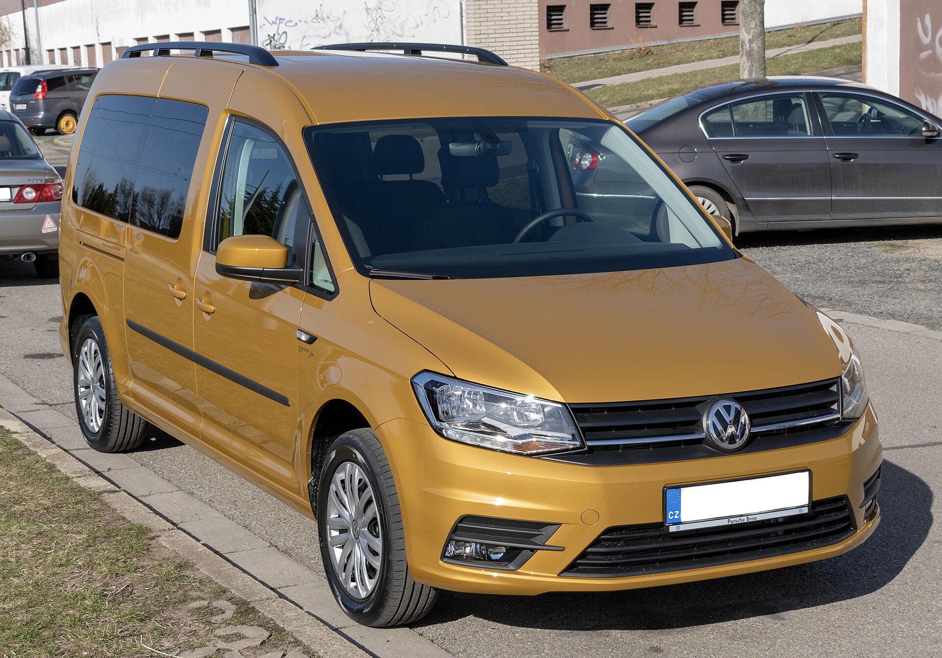 Volkswagen Caddy Maxi van